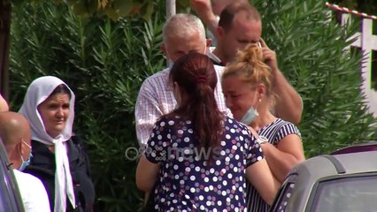 Ora News - Jashtë spitaleve covid neglizhohen masat, grumbullohen qytetarët