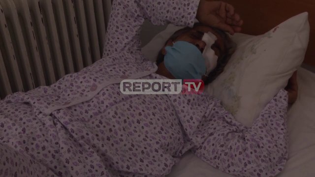 Report TV-Dhunohet e moshuara në Gjirokastër: Më qëlluan 'bau e bau' sa u mbush shtëpia gjak!