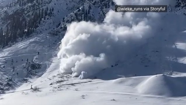 Officials urge caution after hundreds of Colorado avalanches