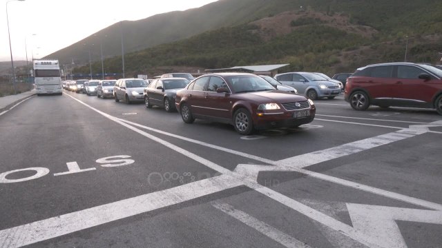 Ora News - Mbi 7 mijë shqiptarë të Kosovës hynë në Morinë, destinacion bregdeti