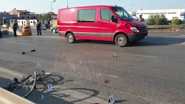 Ora News - Durrës, Benz-i përplas për vdekje 65-vjeçarin