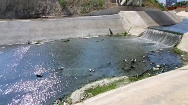 Ndotja e lumit Gjanica/ Mbetjet hidrokarbure dhe era e gazit shqetëson