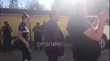 Ora News - Rreziku nga armët pa leje, 468 raste këtë vit, qytetarët: Situata e rendit problematike