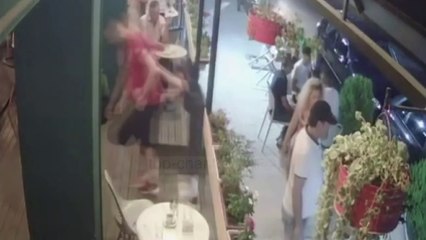 I moshuari masakrohet me thikë në Kavajë, autori e plagosi në sytë e një fëmije