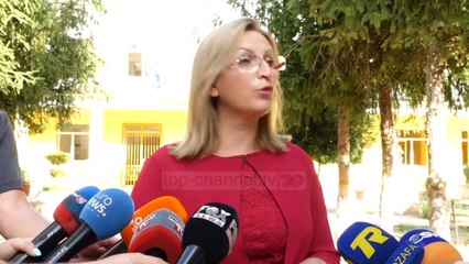 Top News - Infektohet me Covid/ Voltana Ademi në karantinë