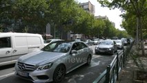 Ora News - Tirana me trafik në ditën pa makina