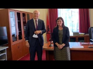 Ora News - Ambasadori gjerman takohet me kryetaren e KED: Pa Kushtetuesen rrezikoni BE-në