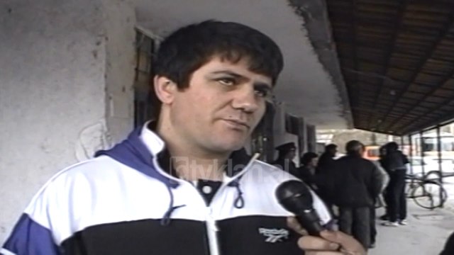 Rikthehet ne Gjykaten e Tiranes Zani Caushi (24 Tetor 2000)