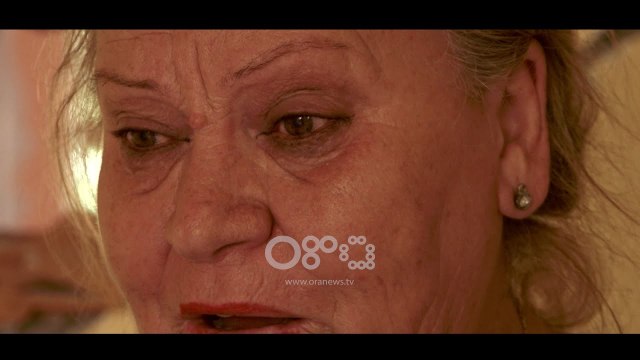 Tempora - Nëna qan kur kthehet në shtëpinë e rrënuar nga tërmeti: Duam vetëm diku të fusim kokën