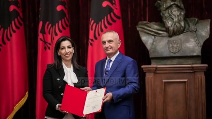 Top News - Betohet Evis Kushi/ Merr detyrën si Ministre e Arsimit