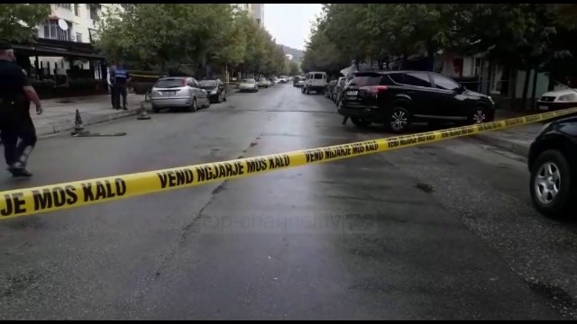 Plas arma në Elbasan! 71-vjeçari qëllon mbi policinë! Plagosen dy kalimtarë…