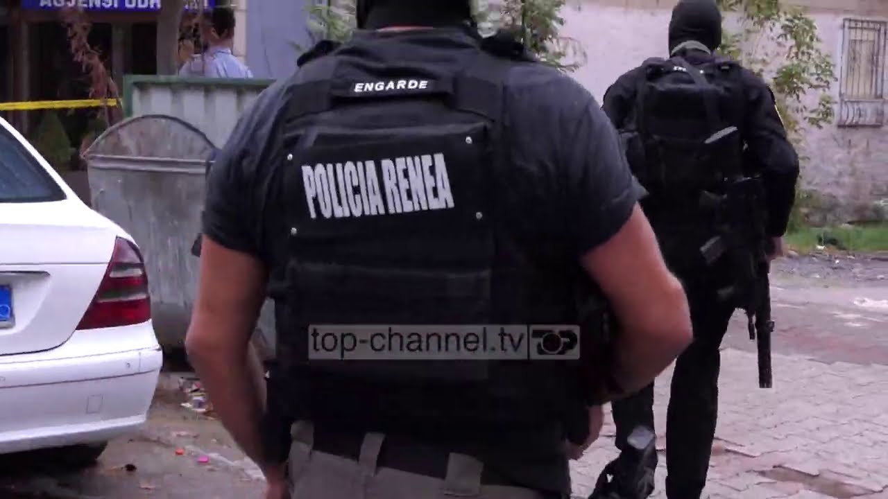 Të armatosur deri në dhëmbë, shihni se si policia nis aksionin deri në ekzekutimin e 71-vjeçarit