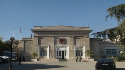 Parlamenti miratoi projektligjin per regjistrimin e popullsise - (26 Tetor 2000)
