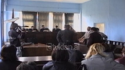 Shtyhet perseri gjyqi i bandes "Hakmarrje per drejtesi" (27 Tetor 2000)