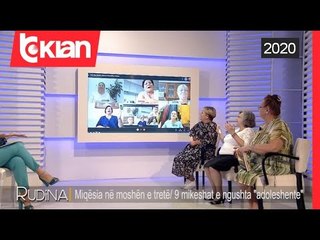 Te hareshme dhe plot energji, mikeshat e ngushta adoleshente kendojnë ne studio