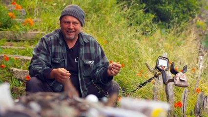 Hobart man reunites owners with lost objects
