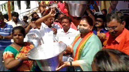 பாஜக  மீனவர் அணி சார்பில் மீன் விற்கும் மகளிருக்கு “அலுமினியம் மீன் கூடை வழங்கும் விழா"வில் குஷ்பு சுந்தர் பங்கேற்பு