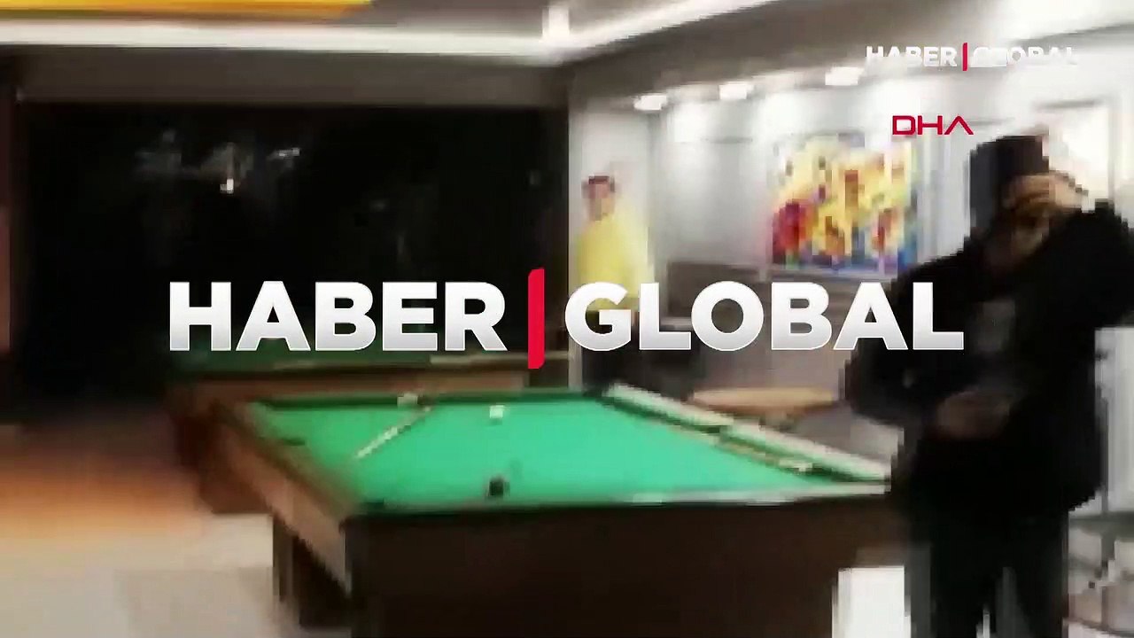 Baskın yiyen gençlerin 'şalterli' kaçışı şoke etti: No stres!