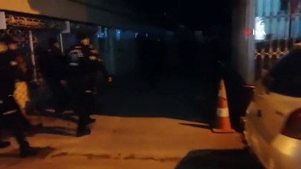 Kumar operasyonunda masanın altına yakalandı