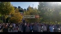 Report TV - Banorët e Selenicës në protestë, kundërshtojnë ndërprerjen e punimeve të rrugës