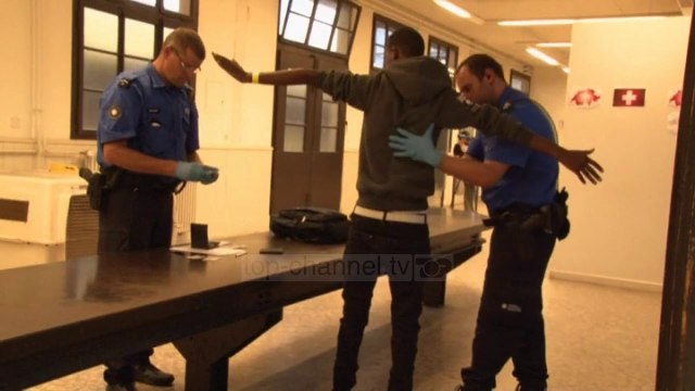 Top News - Referendum në Zvicër, pro ose kundër lëvizjes së lirë…