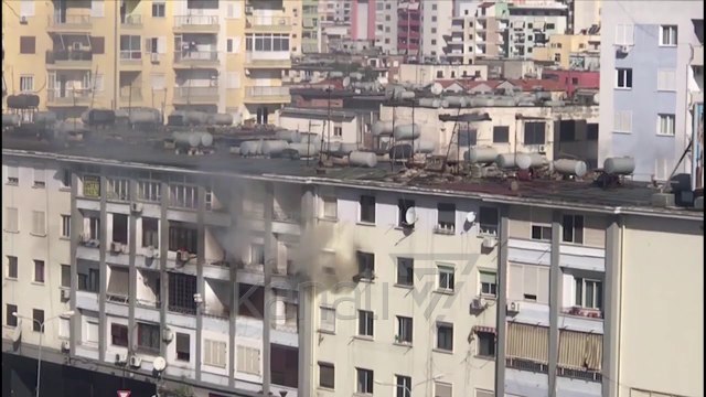 DURRËS, ZJARR NË APARTAMENT, DËME MATERIALE, ALARMOHEN BANORËT E PALLATIT - News, Lajme - Kanali 7