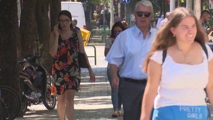 PANDEMIA “GODET” TË RINJTË_20 MIJË PERSONA MBETEN TË PAPUNË_LAJM