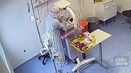 4 günlük bebek koronavirüs kaptı | Video