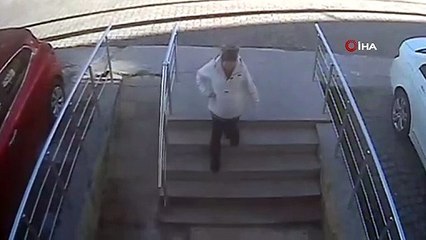 Tuvalette doğurduğu bebeği çöpe attığı anlar kamerada