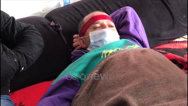 Ora News - Ballsh, rëndohet shëndeti i grevistëve