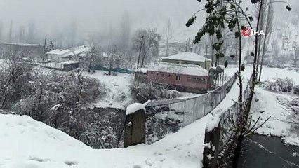 - Şırnak'ta kar nedeni ile 18 köy yolu ulaşıma kapandı