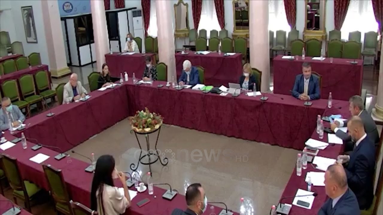 Ora News - Opozita parlamentare bojkoton mbledhjen: S’bëhemi pjesë e lojës së shëmtuar të PS