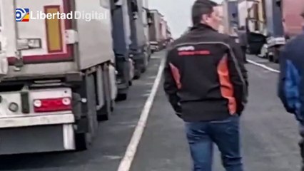 La situación de los camioneros españoles atrapados en Reino Unido: "Este país es deprimente"