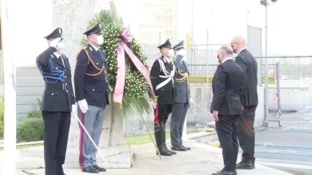 Ora News - Lufta kundër krimit të organizuar, ndryshojnë shefat e Antidrogës dhe Antimafias