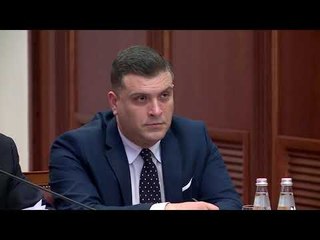 Meta e Rama sulmojnë njëri tjetrin në rrjetet sociale