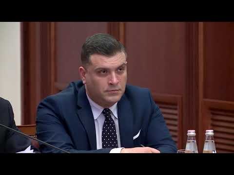 Meta e Rama sulmojnë njëri tjetrin në rrjetet sociale