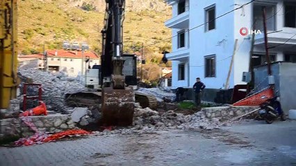 Marmaris’te yıkımlar devam ediyor