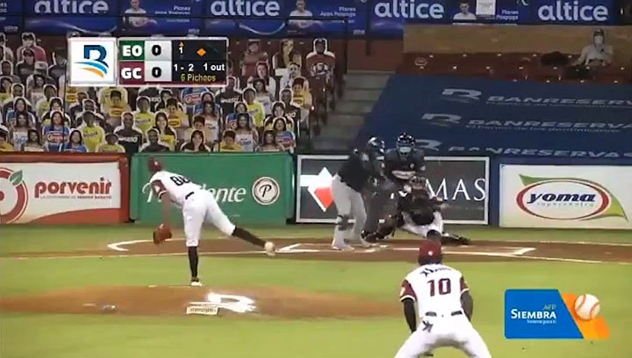 Jeremy Peña batea de 4-4, Estrellas dividen con los Gigantes