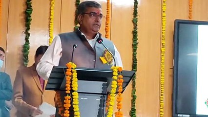 सड़क पर उतरने को मजबूर देश का अन्नदाता: कृषि मंत्री