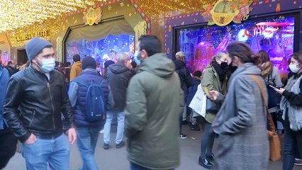 - Paris'te Noel alışverişinde Covid-19 önlemleri unutuldu- Başkentliler korona virüse rağmen mağazalara akın etti