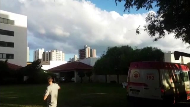 Paciente em estado gravíssimo é trazido de helicóptero de Guaíra a Cascavel