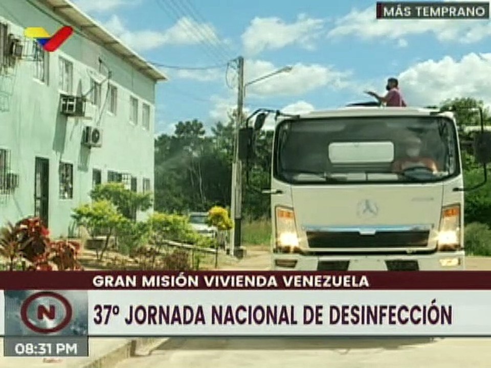 Realizan jornada de limpieza y desinfección en urbanismo de la GMVV en el mcpio. Ature del estado Amazonas