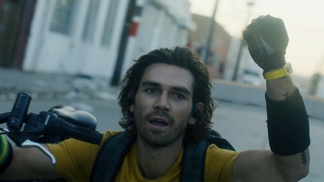 SONGBIRD Film Produit par Michael Bay avec Avec KJ Apa et Sofia Carson