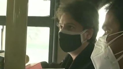 Скачать видео: Priyanka Gandhi detained during march to Rashtrapati Bhawan