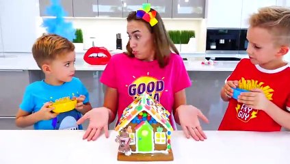 Vlad and Niki pretend play and make Gingerbread House