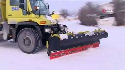 Ankara'da kar yağışı sürücülere zor anlar yaşattı