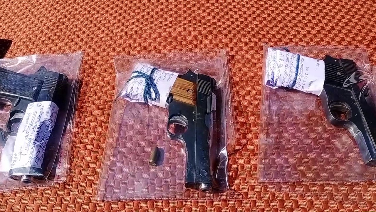 बड़नगर: हथियारों के सौदागर पुलिस की गिरफ्त में,...