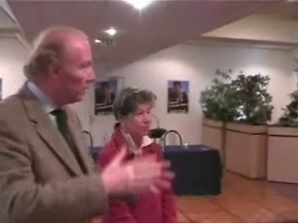 Brice Hortefeux tacle Air-France