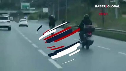 Tek teker üzerindeki tehlikeli yolculuk kamerada