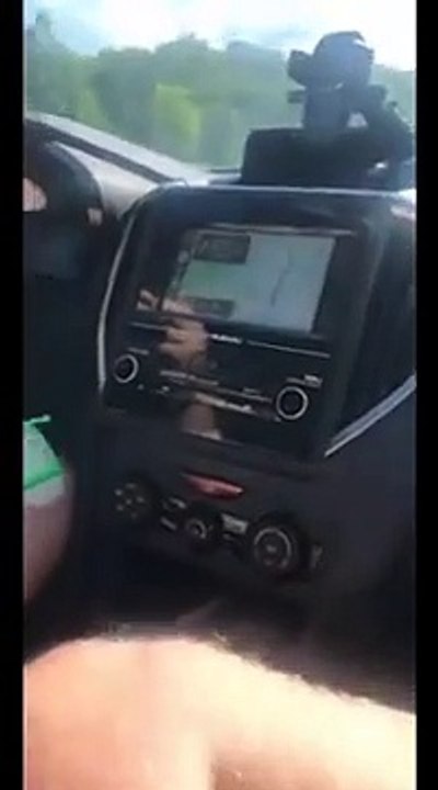 Siri fait un AVC dans une voiture